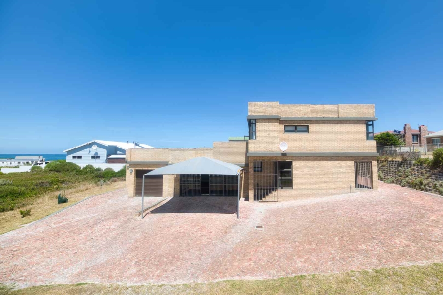 4 Bedroom Property for Sale in Pearly Beach Western Cape